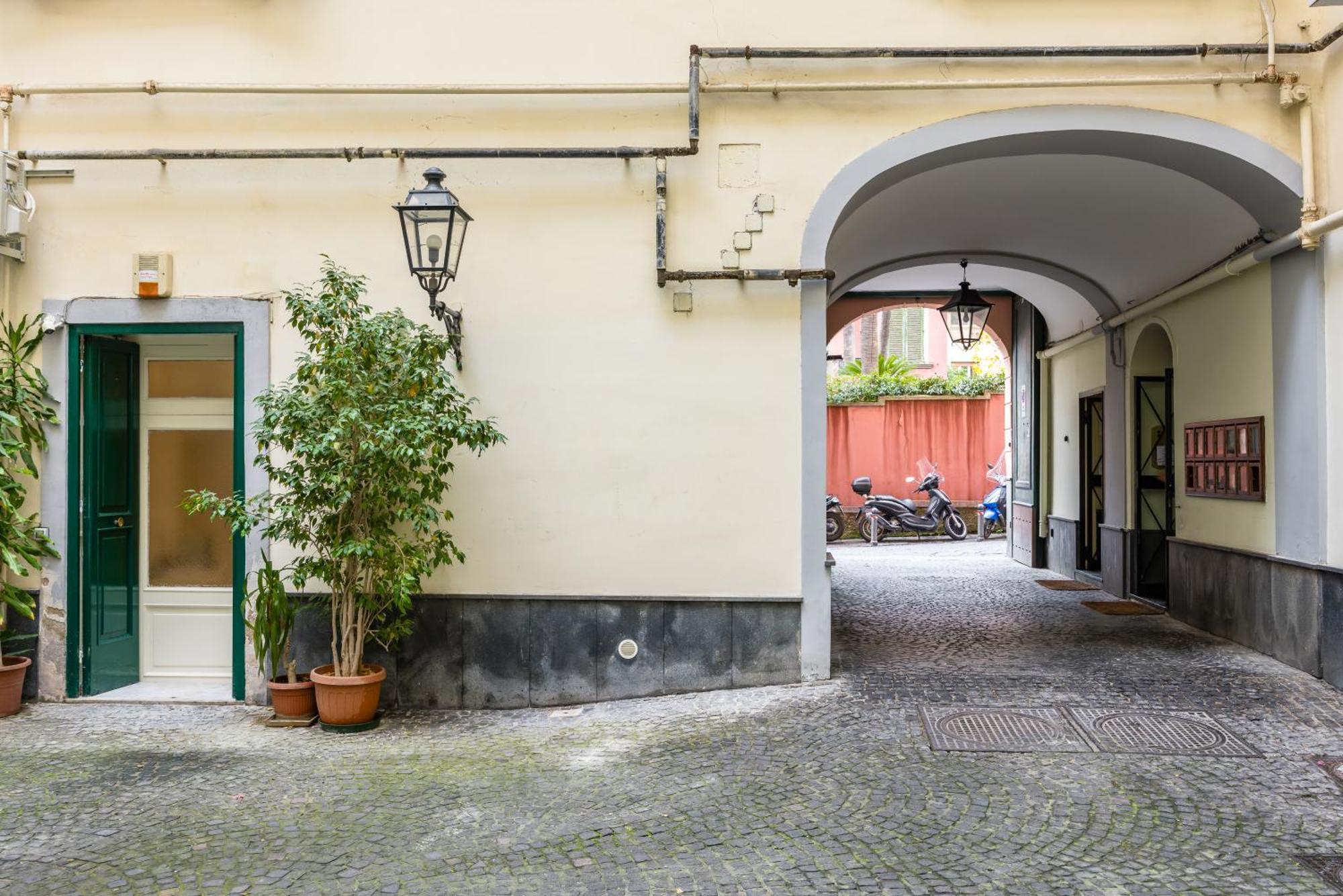 Kea Home, Entire House In The Heart Of Napoli Bagian luar foto