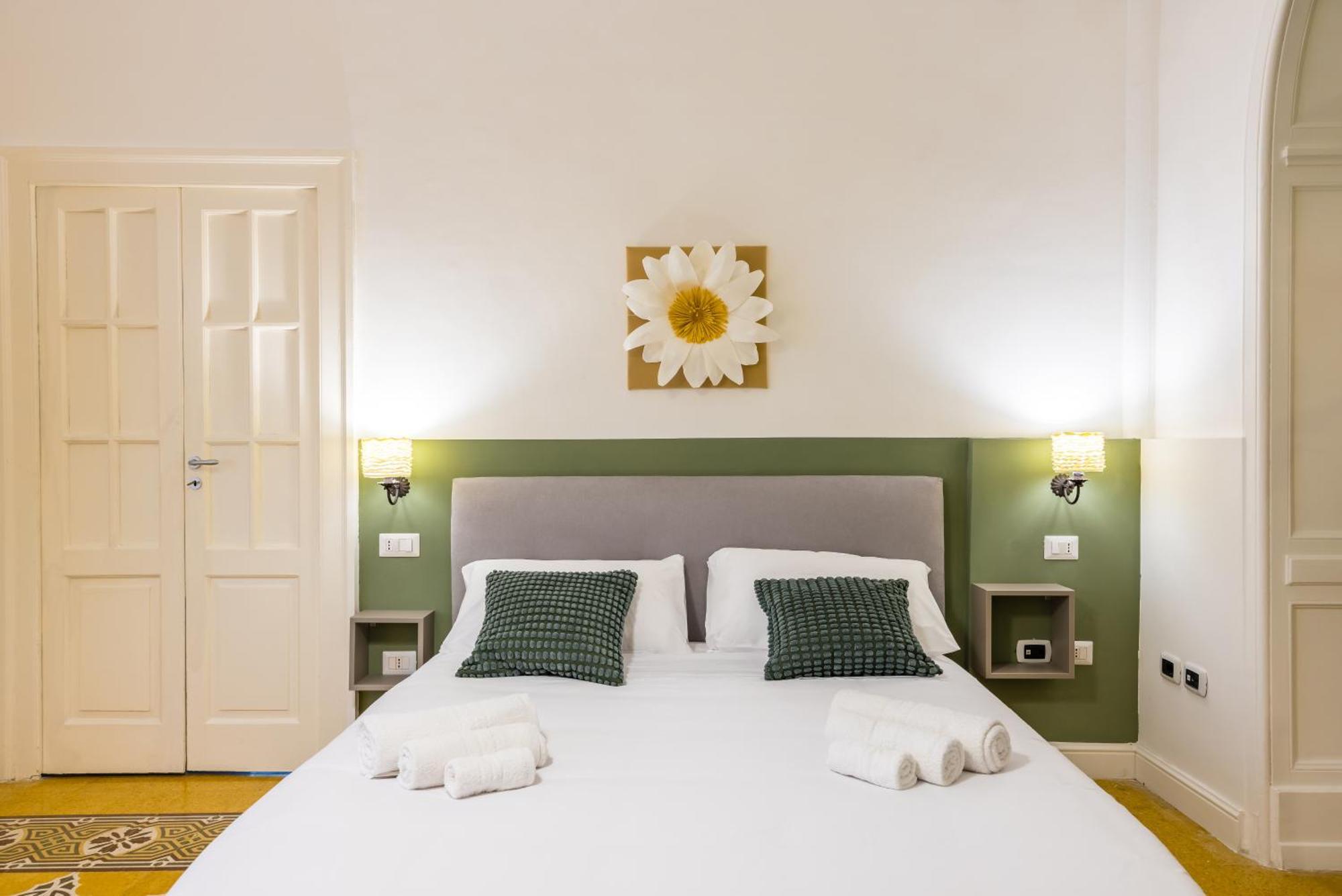 Kea Home, Entire House In The Heart Of Napoli Bagian luar foto